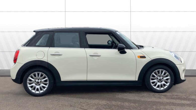 MINI Hatchback 1.5 Cooper 5dr Petrol Hatchback